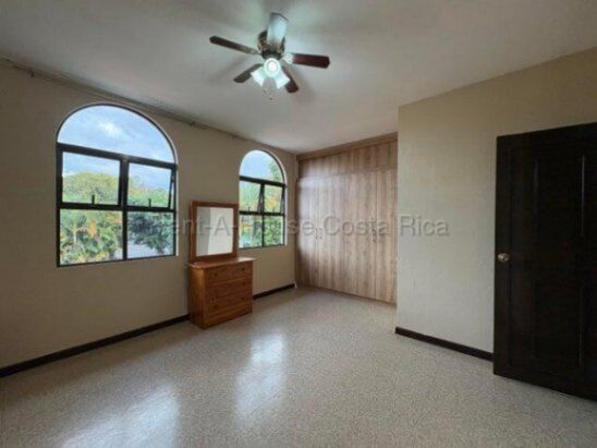 Alquiler de Apartamento en El Centro de Escazú. RAH 27-2 in Escazú, San José — ₡ 440 000