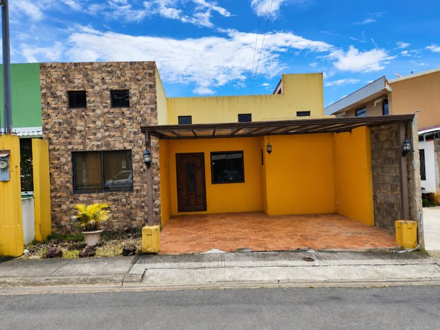Casa En Venta En Aguacaliente, Cartago in Aguacaliente, Cartago — ₡ 56 466 600