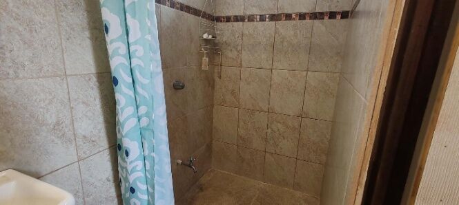 Casa en venta para inversión con ingreso en Desamparados #26-68 GS en San Rafael Abajo, Desamparados, San José — $140,000