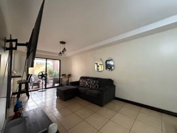 Se vende espaciosa casa de 2 plantas en San Roque de Barva 25-1222 en San Roque, Barva, Heredia — $210,000 - Foto 4 de 13