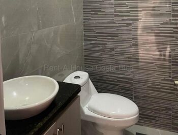 Venta de Casa de Lujo en Santo Domingo de Heredia. RAH 26-2169 in San Vicente, Santo Domingo, Heredia — 325 000 000 ₡ - Photo 5 of 16
