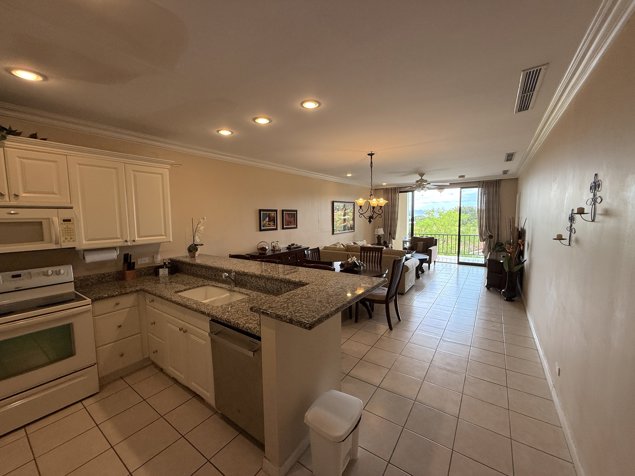 Apartamento en venta Playas del Coco, Pacifico in Sardinal, Carrillo, Guanacaste — $440,000 - Photo 2 of 14