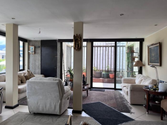 MLS-25-1900 LS VENTA PROPIEDAD CON 5 APARTAMENTOS SAN PEDRO MONTES DE OCA in San Pedro, Montes De Oca, San José — $1,400,000