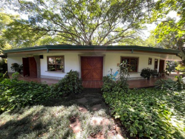 Venta de Casa en Brasil de Santa Ana. RAH 26-200 in Brasil, Santa Ana, San José — $900,000