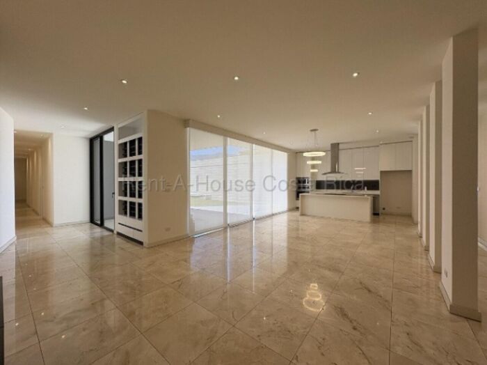 Se alquila casa en Pozos Santa Ana 26-1654 en Pozos, Santa Ana, San José — $4,000