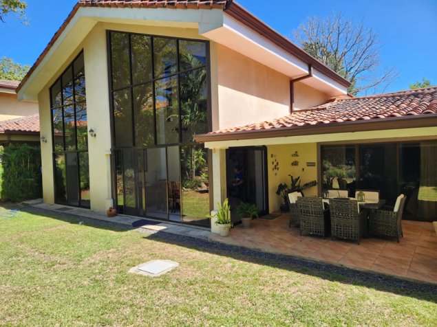 Casa de Una Planta en Venta en Condominio en Santa Ana in Piedades, Santa Ana, San José — $500,000