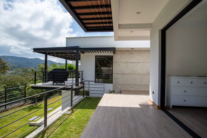 Modern Furnished Residence in San Ramon, Alajuela en San Ramón, Alajuela — $775,000 - Foto 3 de 43