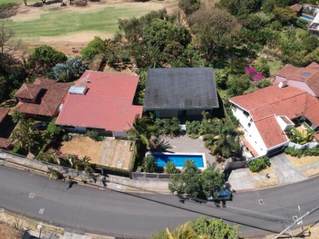 Venta de Casa en Belên, Heredia. RAH 21-1989 en San Antonio, Belén, Heredia — $465,000
