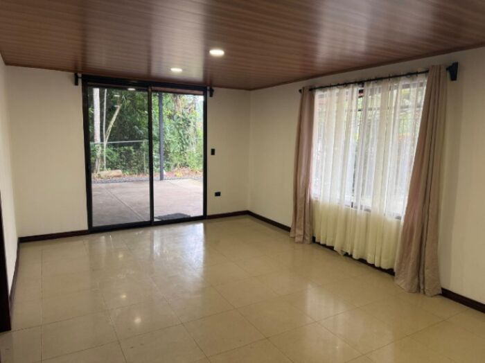 Casa en venta en Tabarcia in Tabarcia, Mora, San José — $130,000