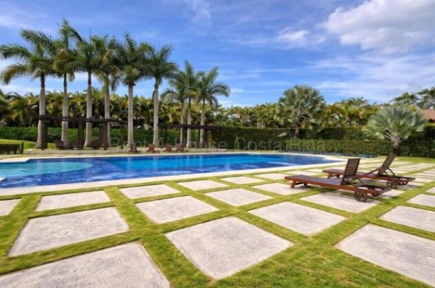 Venta de Lote en Monterán-Curridabat, Granadilla.  in Granadilla, Curridabat, San José — $1,000,000