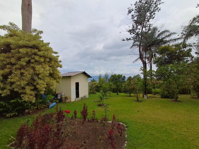 Venta de Espectacular Casa en San Rafael de Heredia / Mls. 26-37 OFC JB in San Rafael, Heredia — $975,000 - Photo 3 of 9