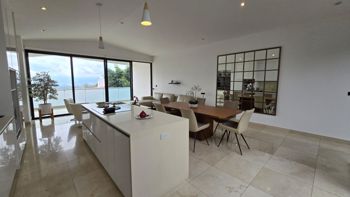 Alquiler de amplia y moderna casa en Escazú en San Antonio, Escazú, San José — $3,700 - Foto 2 de 13