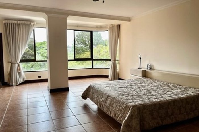 VENTA El mejor Condominio con la mejor vista en Escazu en Escazú, San José — $550,000 - Foto 3 de 20