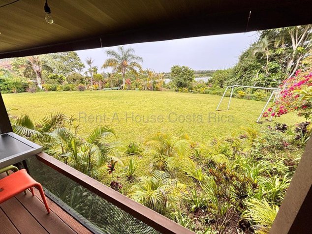 CASA EN VENTA EN SAN ISIDRO DE HEREDIA in Concepción, San Isidro, Heredia — $900,000
