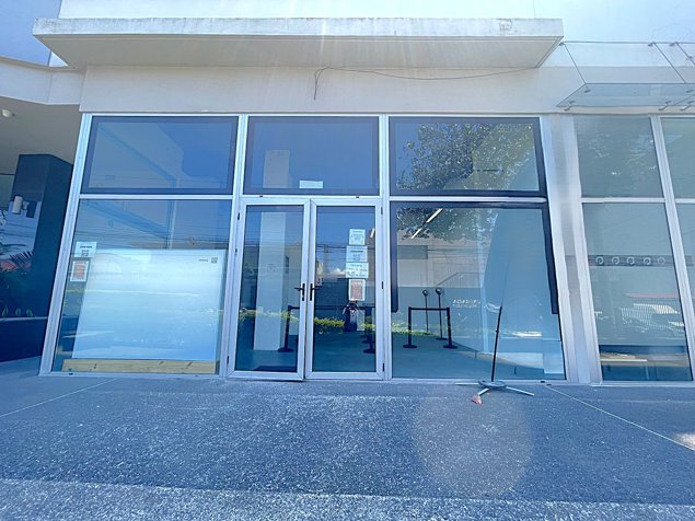 Alquiler Oficina - Local Comercial frente a Calle in Hospital, San José — $1,700