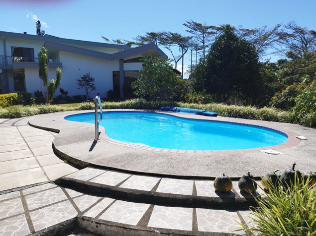 VENTA DE CASA SAN PEDRO DE BARVA HEREDIA, CON PISCINA Cod. GU1122 in Barva, Heredia — $1,000,000 - Photo 3 of 78