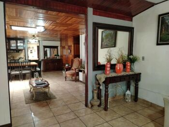 Venta de Local Comercial en Pozos de Santa Ana. RAH 25-1920 USO DE SUELO MIXTO en Pozos, Santa Ana, San José — $2,000,000 - Foto 4 de 14