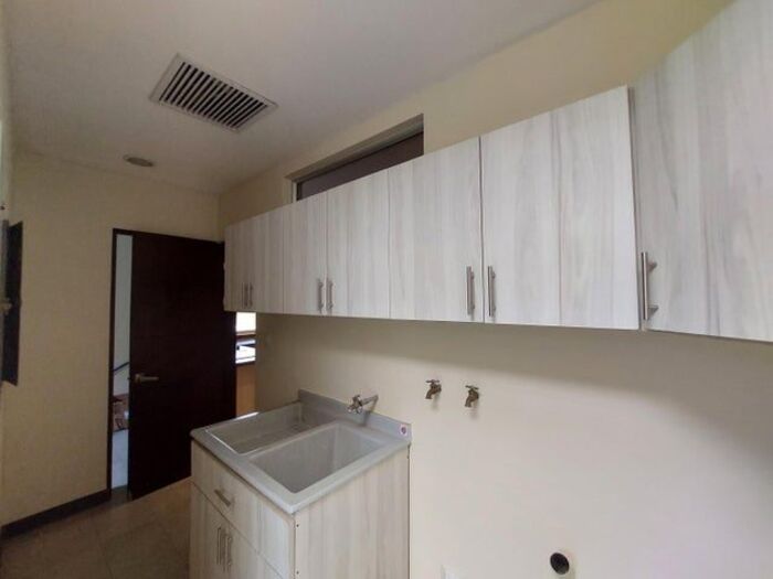 Se alquila espaciosa casa con patio en San Rafael Alajuela 26-50 en San Rafael, Alajuela — $5,500