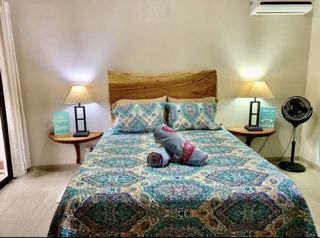 Casa renovada a corta distancia de Playa Tamarindo en Tamarindo, Santa Cruz, Guanacaste — $299,000 - Foto 5 de 11