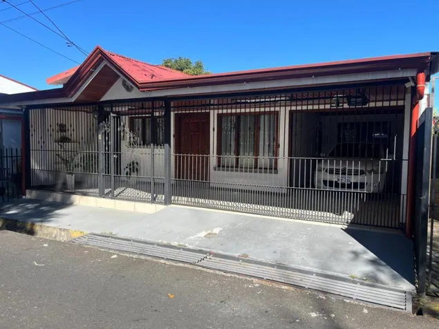 Beautiful house for sale in front of the Ecological Park – Barva Centro in Barva, Heredia — ₡ 115 000 000