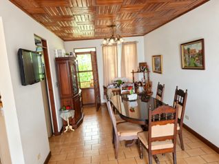 Amplia casa en alquiler en San Vicente de Moravia | 3 habitaciones, 2 baños y cochera 🏡 in San Vicente, Moravia, San José — 625 000 ₡ - Photo 4 of 10