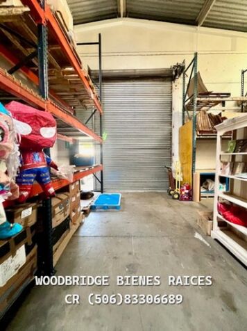 Barreal Heredia bodega industrial alquiler 300 metros / $2.925 in Ulloa, Heredia — $2,925