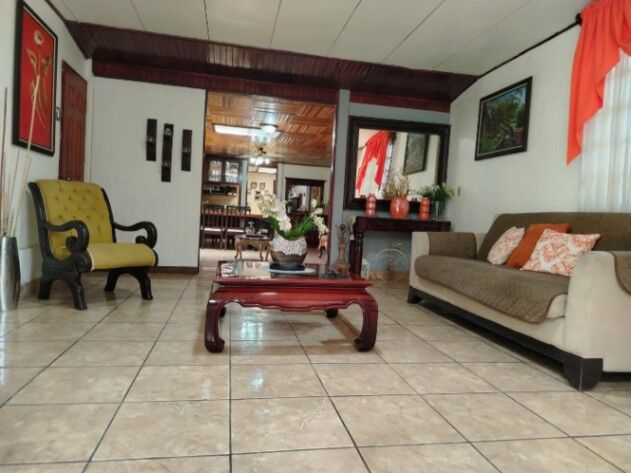 Venta de Local Comercial en Pozos de Santa Ana. RAH 25-1920 USO DE SUELO MIXTO en Pozos, Santa Ana, San José — $2,000,000