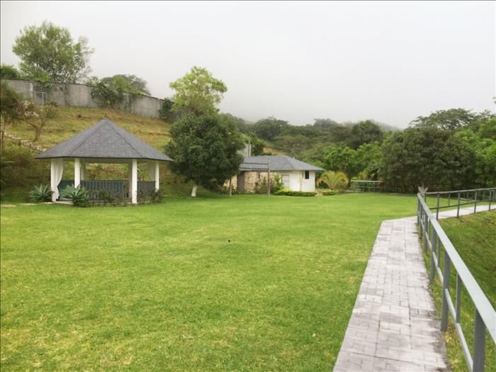 Se Vende Casa en Residencial Trinidad de Mora in Colón, Mora, San José — $995,000