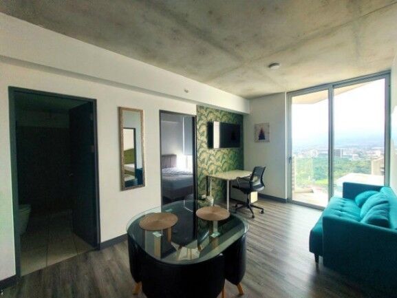 Se vende moderno apartamento amoblado en Sabana Secret 26-189 in Mata Redonda, San José — $199,500