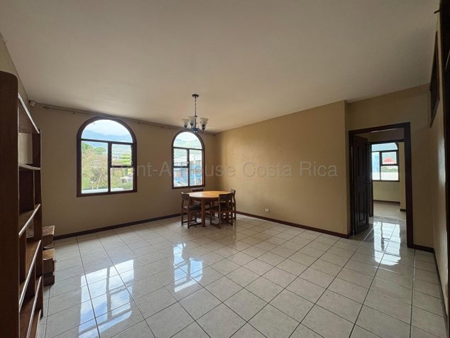 Alquiler de Apartamento en El Centro de Escazú. RAH 27-283 in Escazú, San José — ₡ 450 000