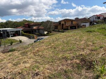 VENTA DE LOTE EXCLUSIVO EN LOMSA DEL ZURQUÍ LISTO PARA CONSTRUIR. in San José, San Isidro, Heredia — 82 500 000 ₡ - Photo 4 of 11