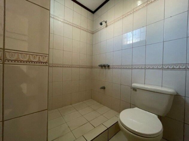 Venta de Apartamento en Zapote, San José.  in Zapote, San José — $110,000