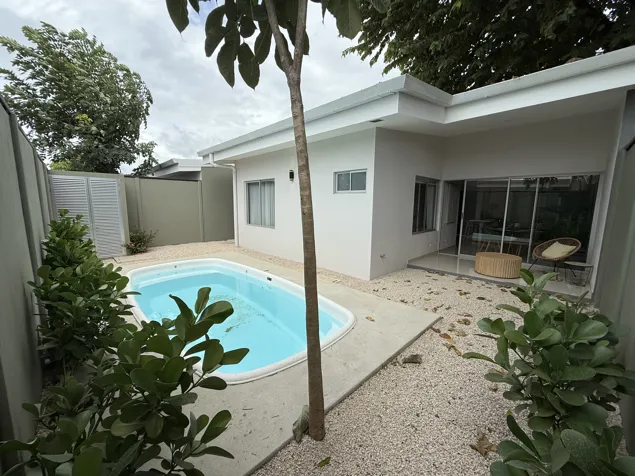 Casas Nuevas en Condominio – Modernidad y Confort en Guanacaste en Sardinal, Carrillo, Guanacaste — $145,000 - Foto 2 de 20