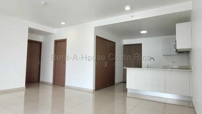 Alquiler de Apartamento en Bambú Rivera, Tibás. RAH 26-2149 en Cinco Esquinas, Tibás, San José — $1,200 - Foto 2 de 6