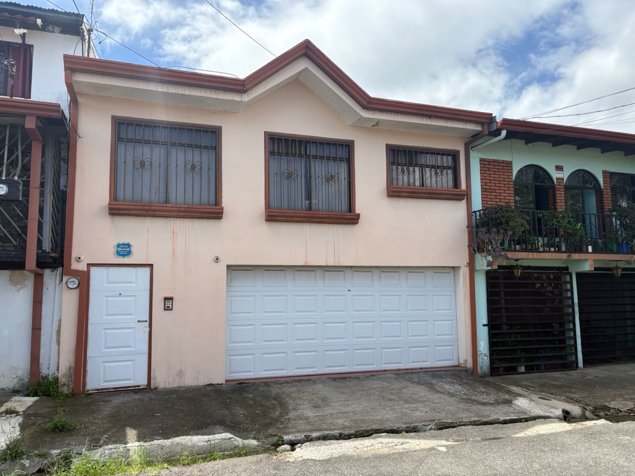 Se vende casa en San Josecito de San Rafael en San Josecito, San Rafael, Heredia — ₡ 84 000 000