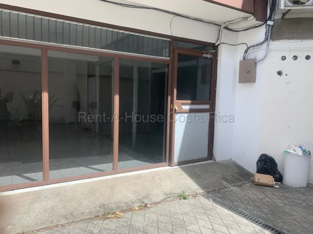 Alquiler de Local Comercial en Barrio Escalante con Excelente Visibilidad #27-278 GS en Carmen, San José — $765 - Foto 3 de 9