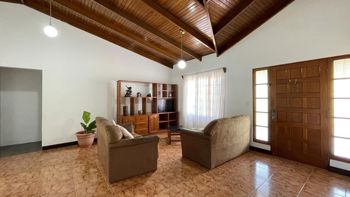House for Sale in Los Angeles of Grecia in Grecia, Alajuela — 140 000 000 ₡ - Photo 3 of 24