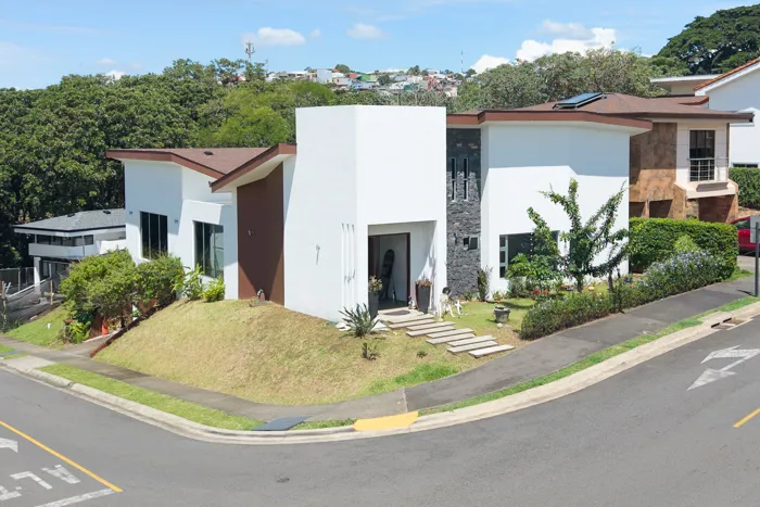 Single-level house for sale in Condominio Tierras de Café! in Ulloa, Heredia — $450,000