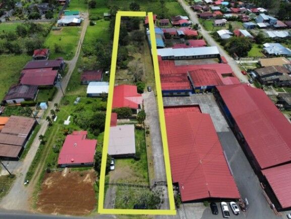 Venta de 2 Casas + Lote y Bodega en San Carlos, Alajuela. en Aguas Zarcas, San Carlos, Alajuela — $460,000