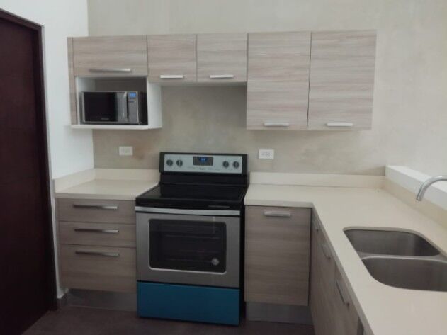 ALQUILER DE APARTAMENTO CON LÍNEA BLANCA, ESCAZU, GUACHIPELÍN - 7535328 in San Rafael, Escazú, San José — $2,400