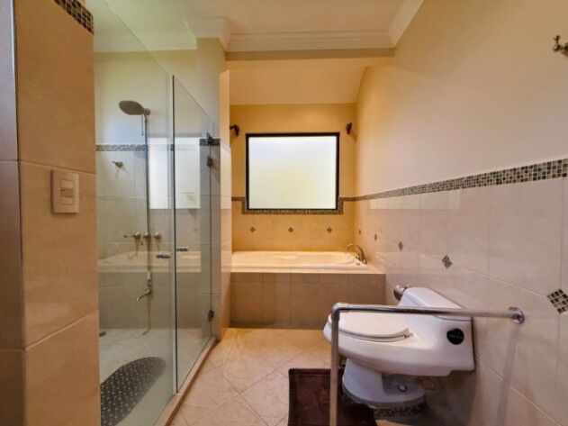 VENDO CASA EN GRANADILLA DE CURRIDABAT. en Granadilla, Curridabat, San José — $650,000