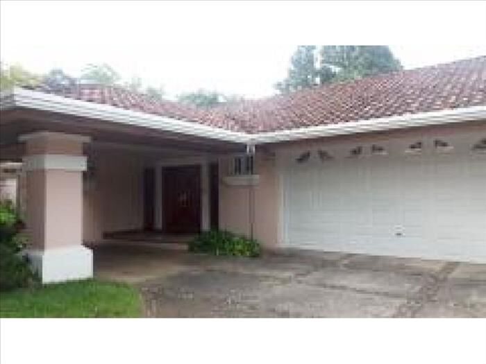 VENTA DE CASA, ESCAZU, SAN RAFAEL in San Rafael, Escazú, San José — $750,000