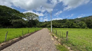Lote commercial/residencial de 2000m2 y 5000m2 en $110,000 en Balsilla in Atenas, Alajuela — $68,500 - Photo 5 of 8
