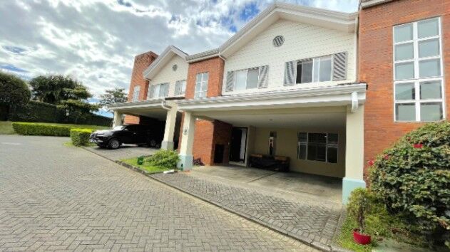 Venta de Acogedora Casa en Escazú / Mls. 26-184 OFC JB in San Antonio, Escazú, San José — $240,000 - Photo 2 of 19