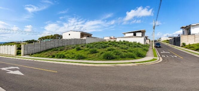 Venta lote esquinero con doble frente en residencial familiar #26-2241 GS in San Isidro De El General, Pérez Zeledón, San José — $143,000