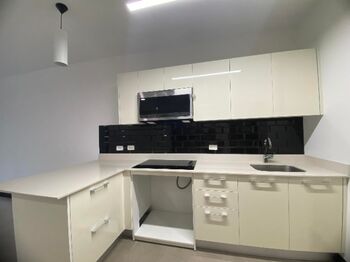 Apartamento en alquiler en Santa Ana Pozos in Pozos, Santa Ana, San José — $1,000 - Photo 4 of 13