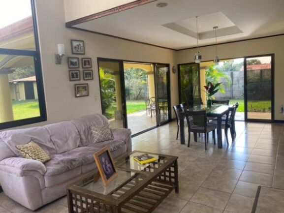 Venta de hermosa propiedad en Sta Barbara San Juan Heredia/24-1052 en Heredia — ₡ 210 000 000 - Foto 3 de 11