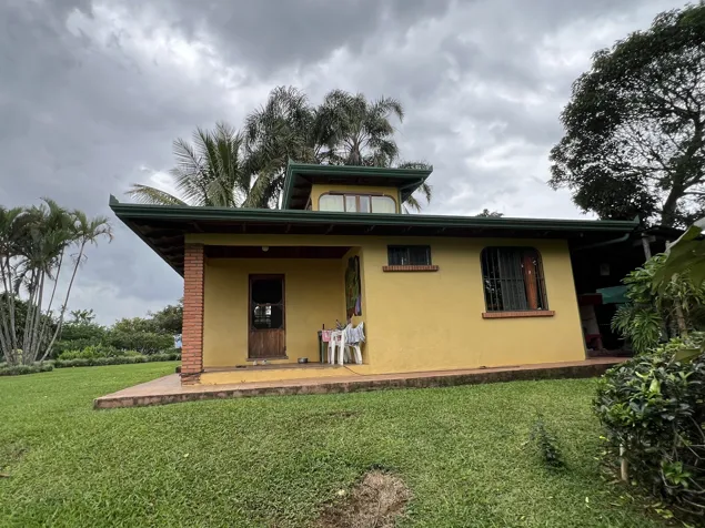 Casa de Ensueño en Poás con Vista al Volcán y Valle Central en Grecia, Alajuela — $300,000 - Foto 3 de 49