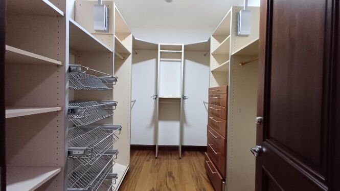 Venta de Casa en Granadilla de Curridabat. en Granadilla, Curridabat, San José — $1,800,000