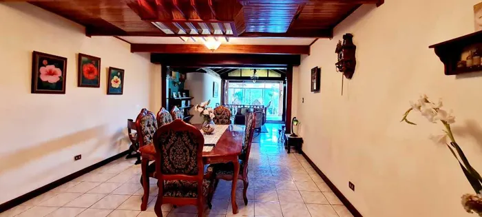 VENDO CASA DE 1 PLANTA EN RESIDENCIAL CON VIGILANCIA EN MONTES DE OCA in Mercedes, Montes De Oca, San José — $500,000 - Photo 2 of 9